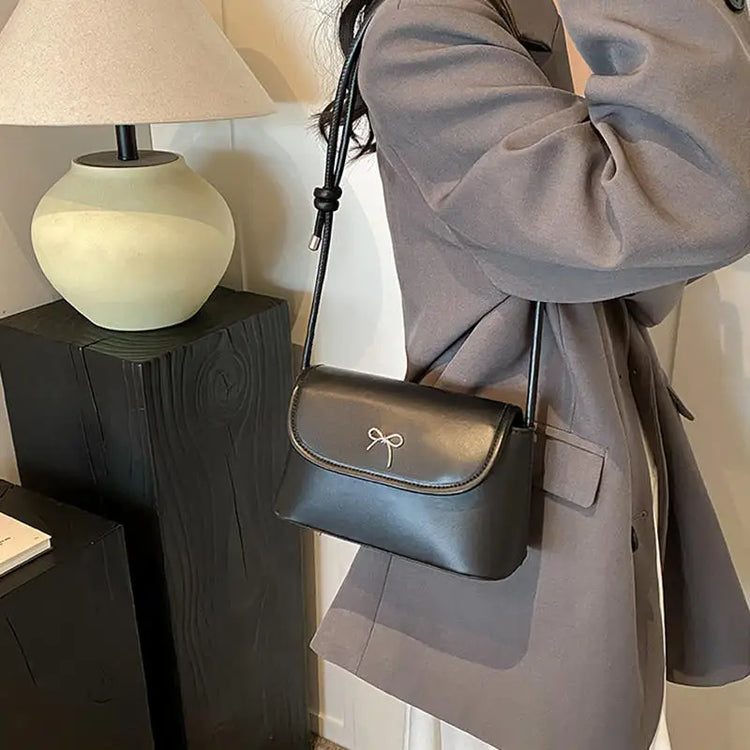 Charming Bow Purse