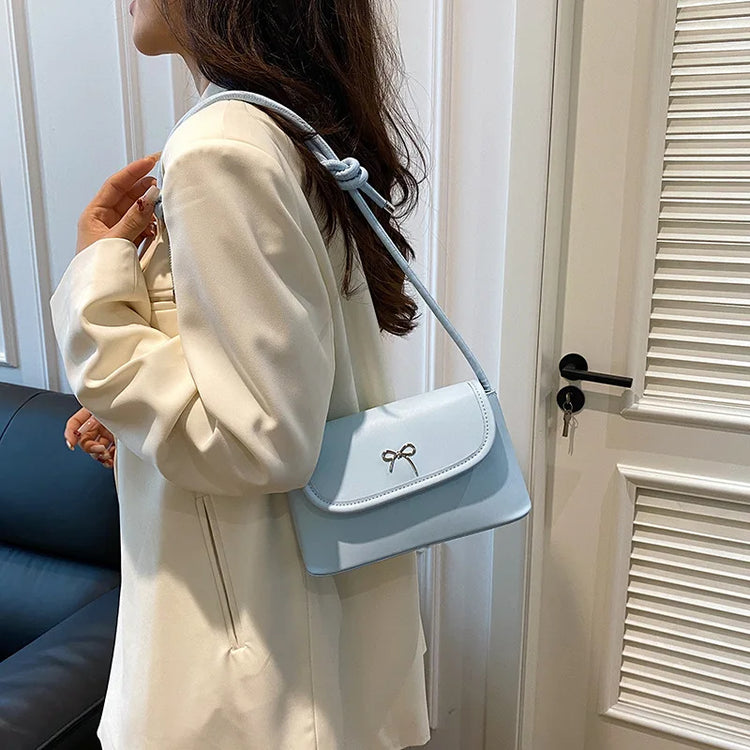 Charming Bow Purse