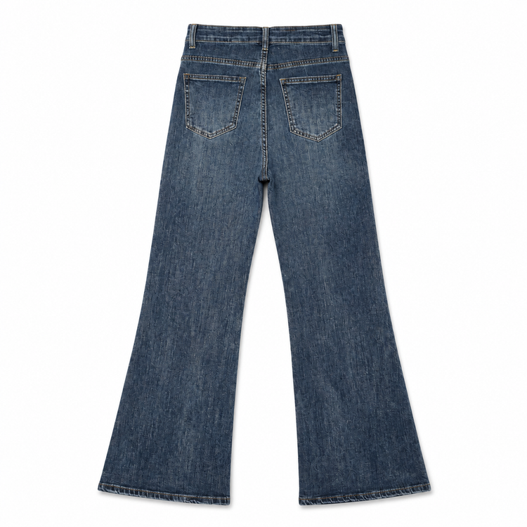 Back view of the Main Mood Cloud-Stretch Flare Jeans with two rear pockets.