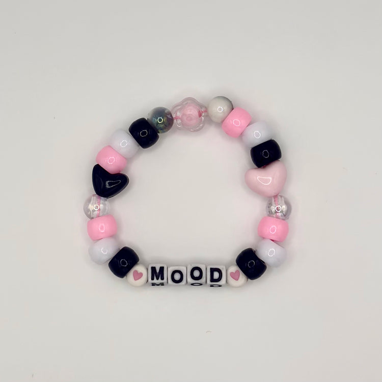 Two Moody Originals: Kandi Bracelet in MOOD Swing – Charm Kandi
