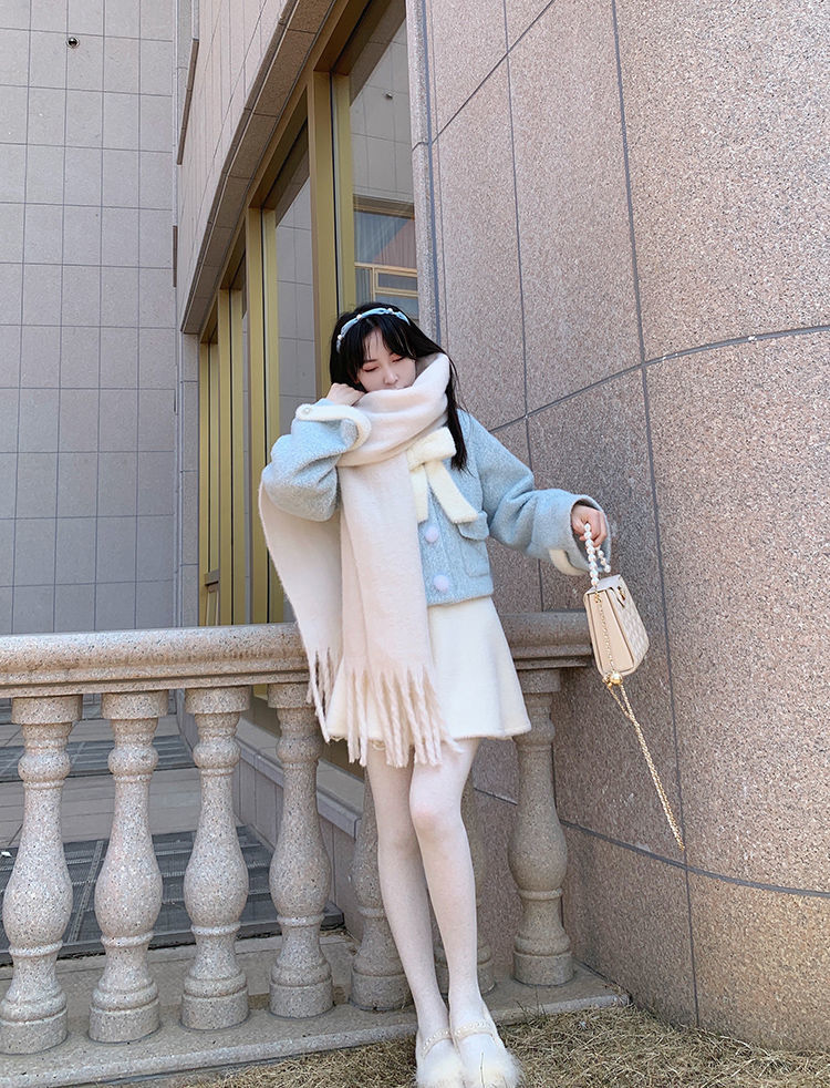 Kawaii Lace-Trim Winter Mini Skirt