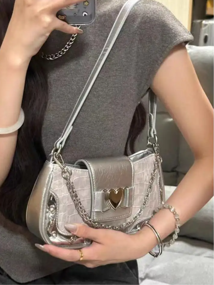 Sweetheart Shoulder Bag