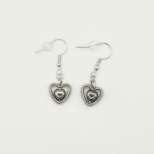 Two Moody Originals: Linked Hearts Jewelry Set – Local Stock