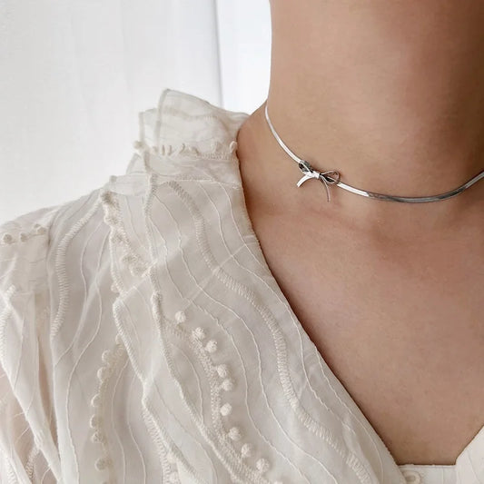 Bow‑tiful Moment Choker